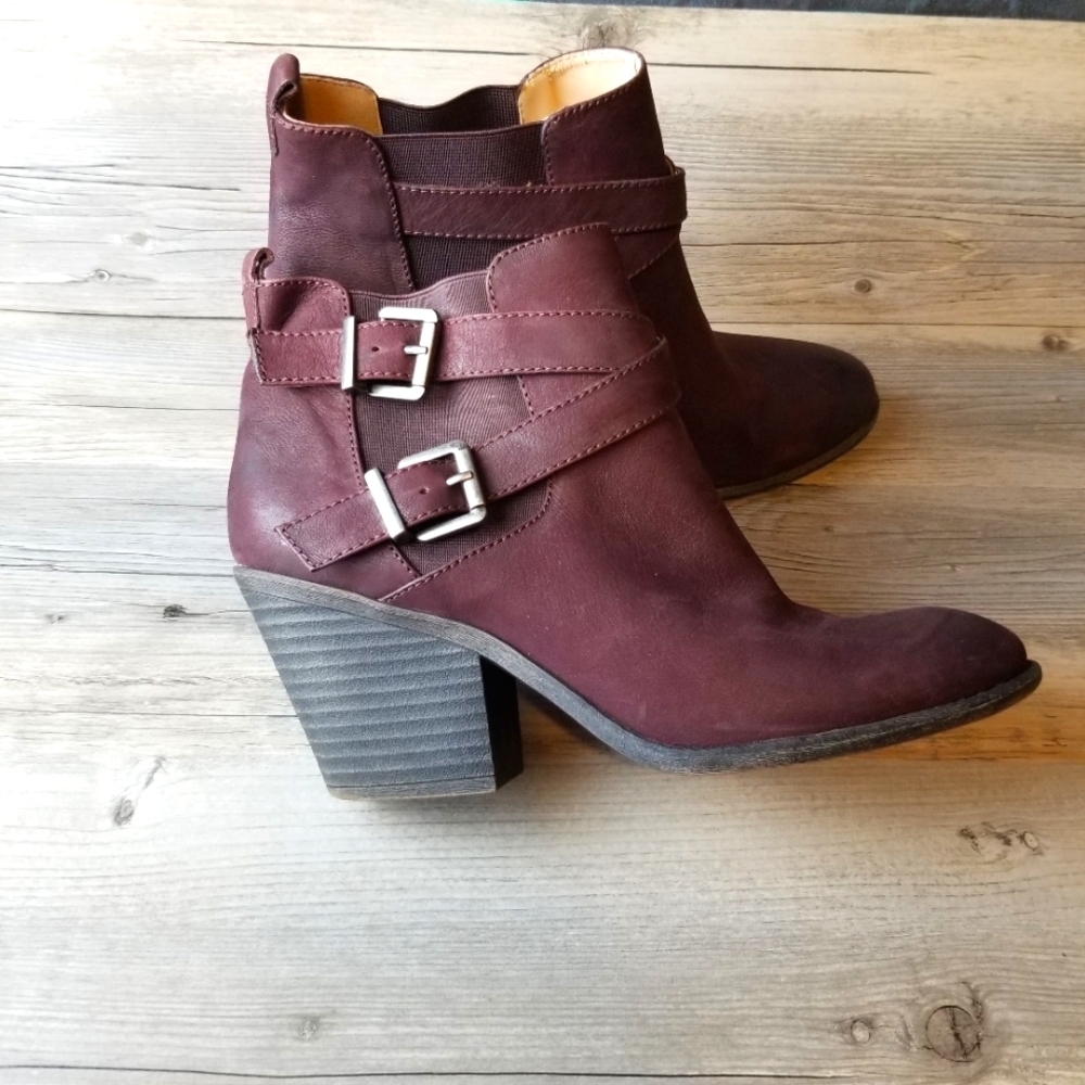 Sole Society Maris Leather Double Buckle Stretch Side Pull On Heel Ankle Boots